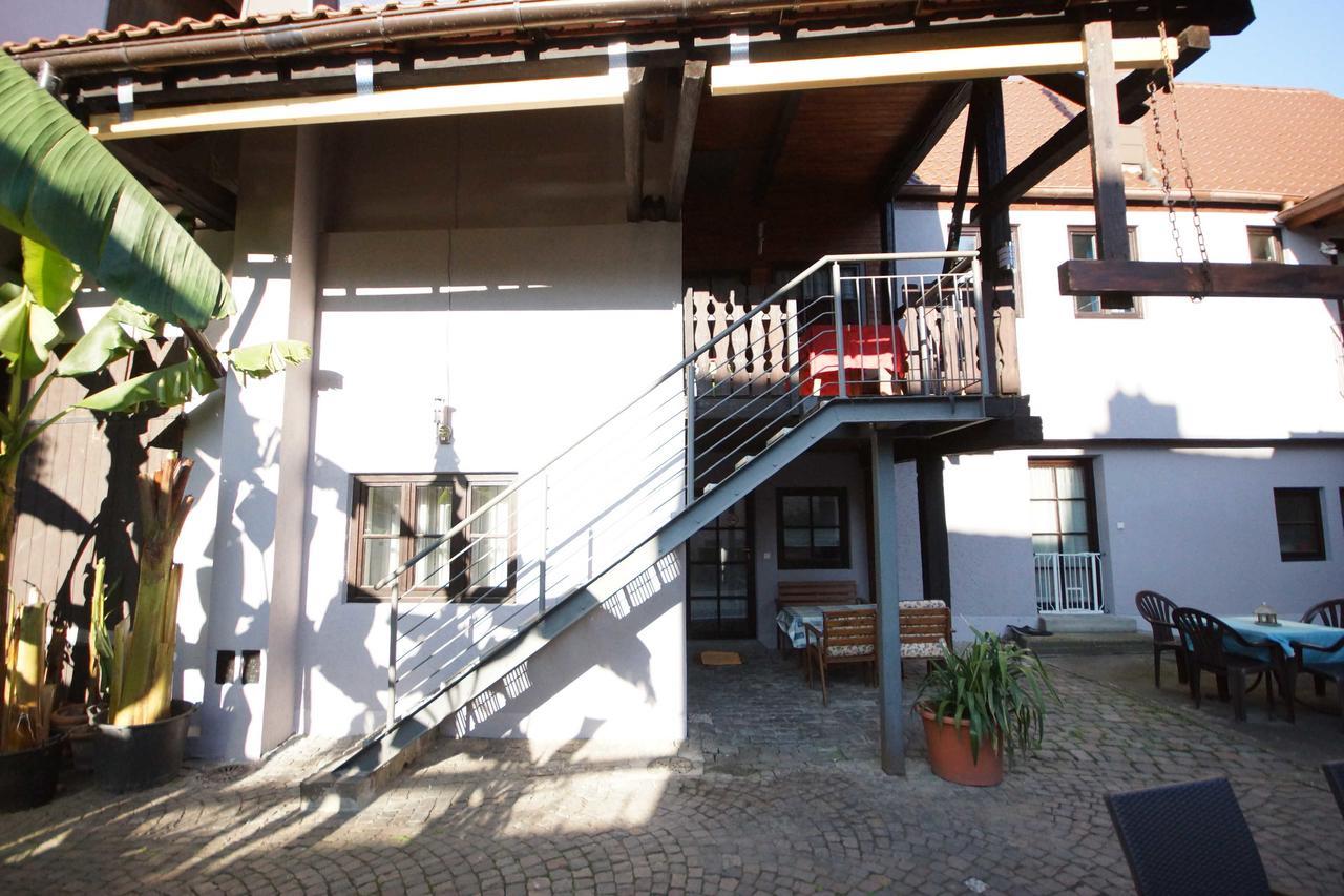 Ferienwohnungen Domblick Mit Historischem Innenhof Speyer Buitenkant foto